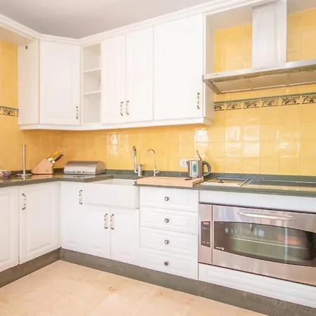 Holiday home Gorgeous In Riviera Del Sol With Kitchen
