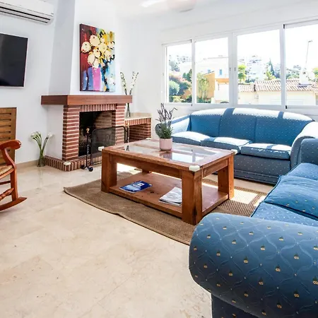 Holiday home Gorgeous In Riviera Del Sol With Kitchen Sitio de Calahonda