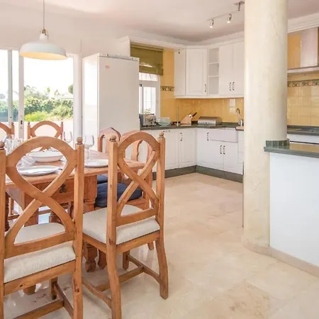 Gorgeous In Riviera Del Sol With Kitchen Vakantiehuis